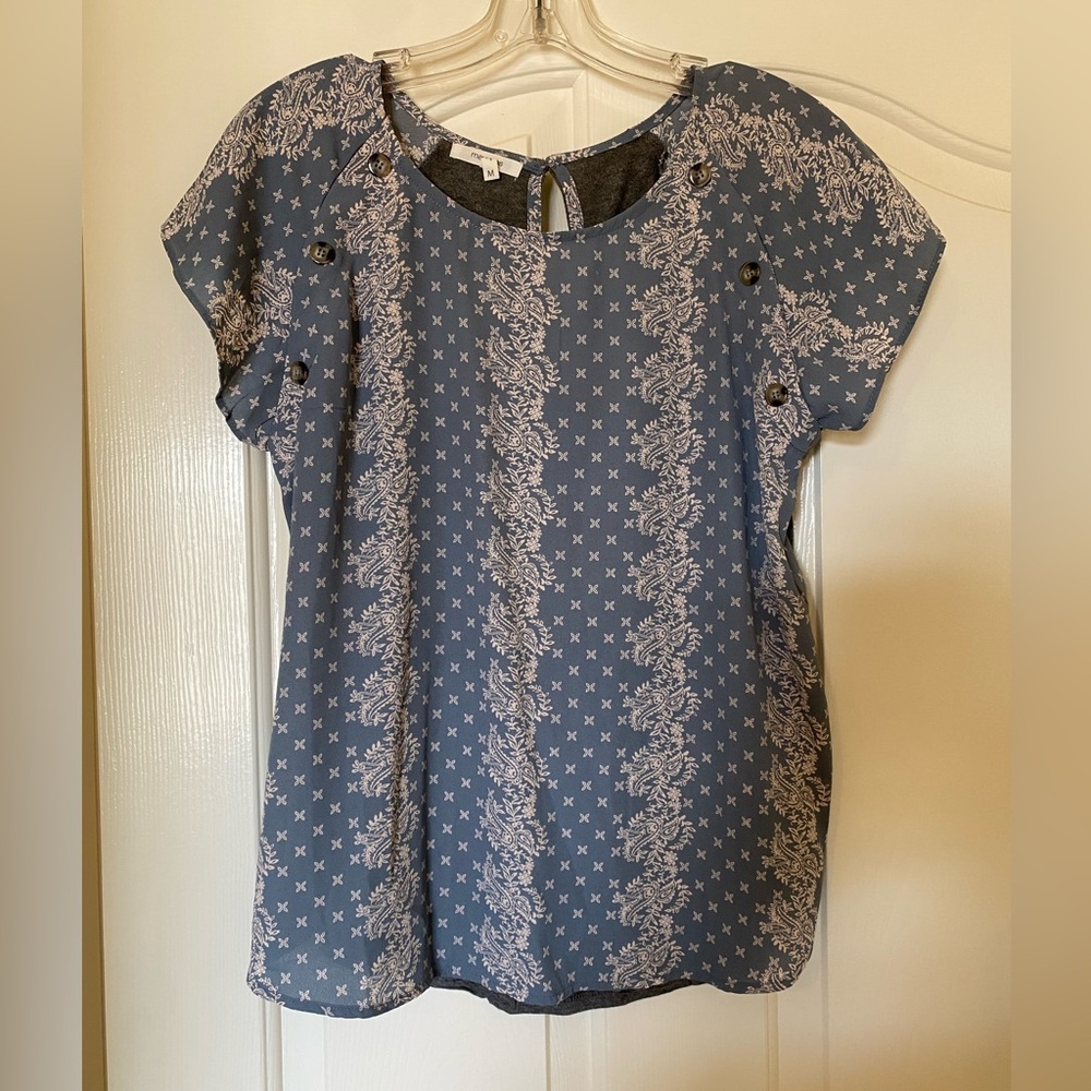 Maurices Women’s Swing Top Blouse Short Flutter Sleeves Medium M
